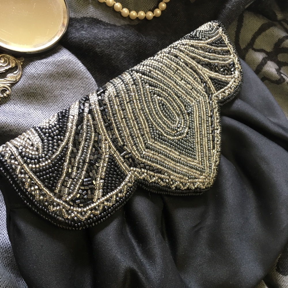 ✨ Vintage Beaded Clutch ✨